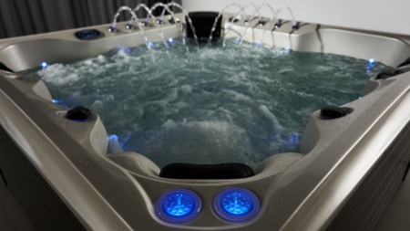 Гидромассажный СПА бассейн Joyee SPA London-L Гидромассажный СПА бассейн Joyee SPA London-L